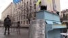 «Піаніст-екстреміст» зіграв на Банковій у Києві «музику Майдану і війни» (відео)