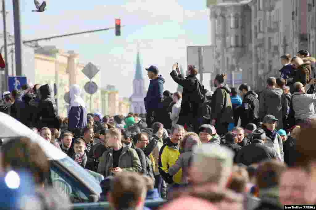 В Москве акция проходила в виде прогулки, в которой приняли участие, по разным данным, от восьми до 20 тысяч человек.
